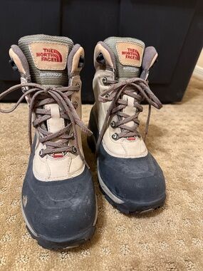 The North Face Hiking Boots - Tan & Black women’s size 7